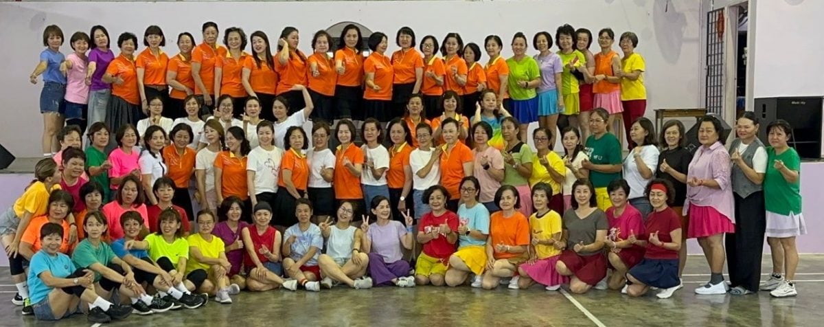 东：（已签发）文冬美律谷太平庙神诞 舞蹈班队员助兴表演