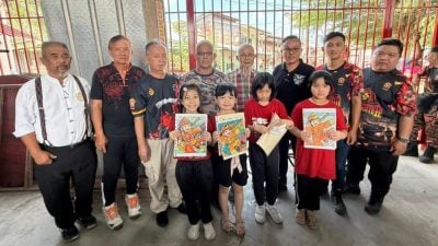 玻璃口自愿消防队 办儿童填色赛反应热