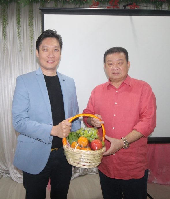 东：（已签发）蔡兆生吁政府暂缓扩大征收SST，待经济环境明朗化为止