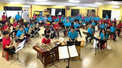 麻坡凯歌华乐团与劳勿华乐团交流 乐曲高昂激荡绕樑三日