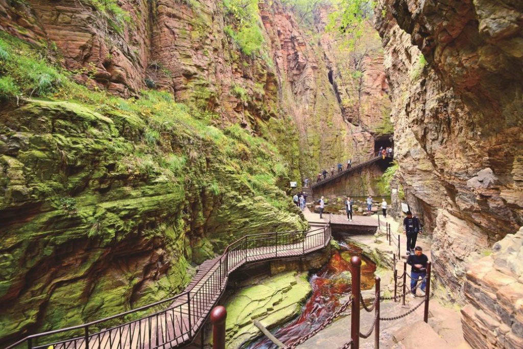 中国唯一破产5A级景区 龙潭大峡谷逆袭爆红