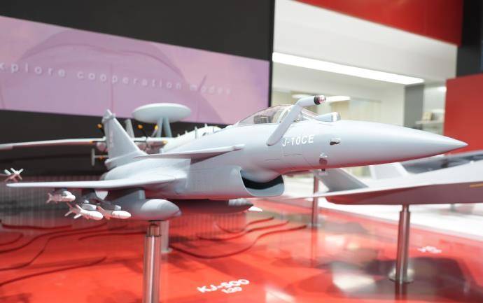 中国歼35A海外首展亮相巴黎 盼与全球同行互学互鉴