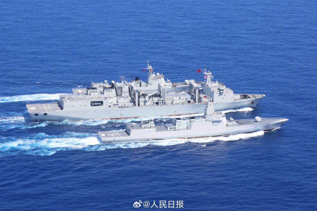 中国海军:双航母赴西太平洋进行例行训练 不针对特定国家