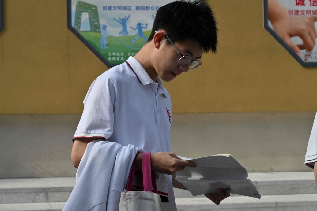 中国高考周六登场 多地暂停广场舞