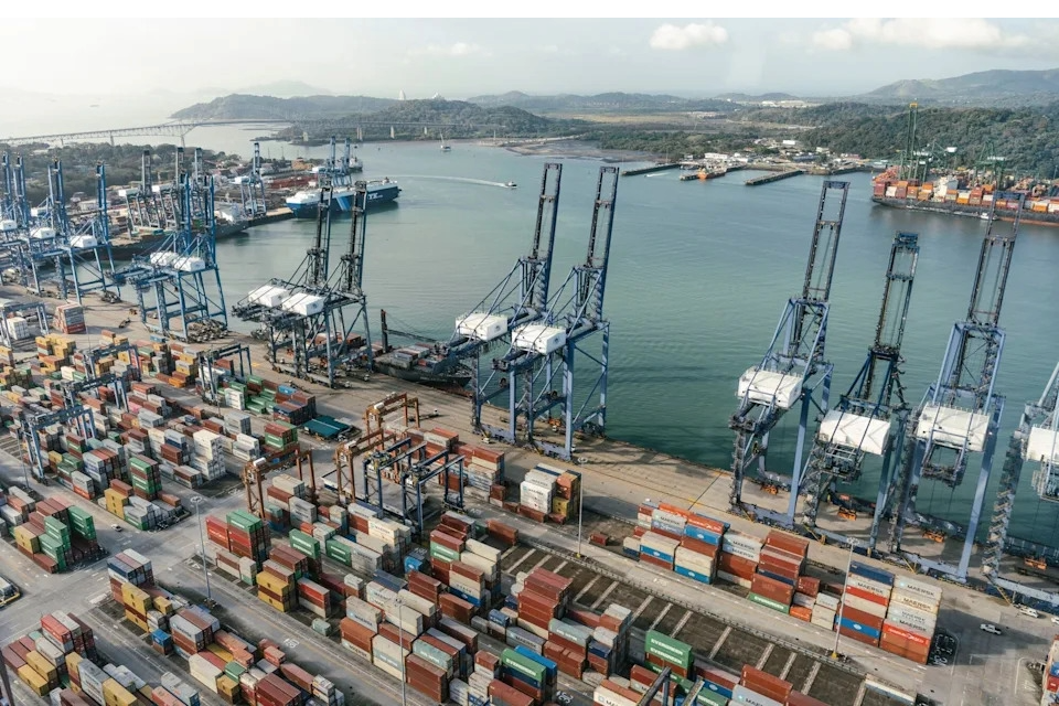 中资企业据悉就加入收购李嘉诚港口的财团进行商谈