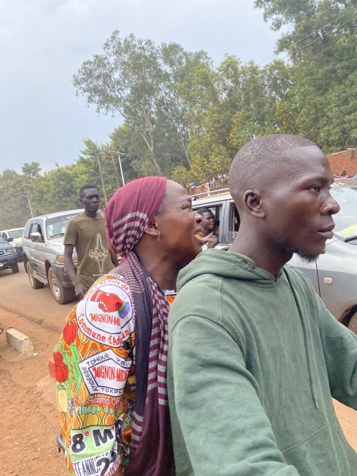 中非共和国高中试场附近传爆炸声　酿人踩人逾300伤亡