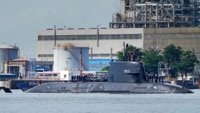 举行下水礼已近两年台湾自建海鲲号潜艇首次海试