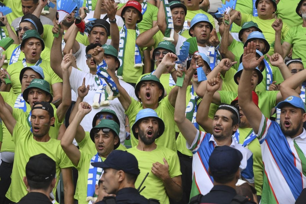 乌兹别克队史首闯世界杯  总统奖励全员各一台车