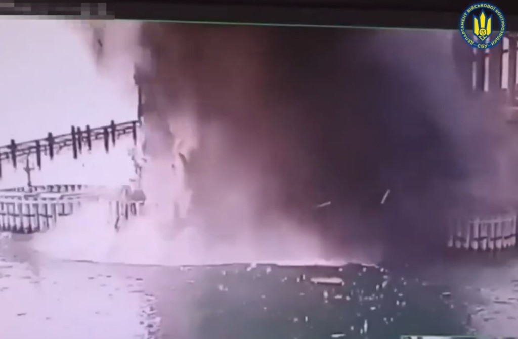 乌特工水底埋11吨炸药 袭击克里米亚刻赤桥