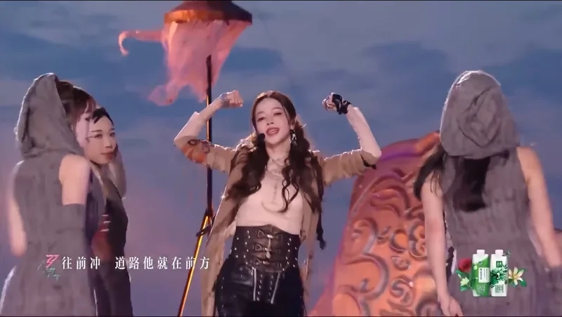 乘风2025|62岁叶童夺总冠军成团 侯佩岑否认跳舞划水