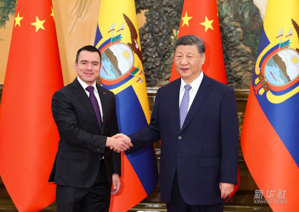 习近平见厄瓜多尔总统签“一带一路”合作规划