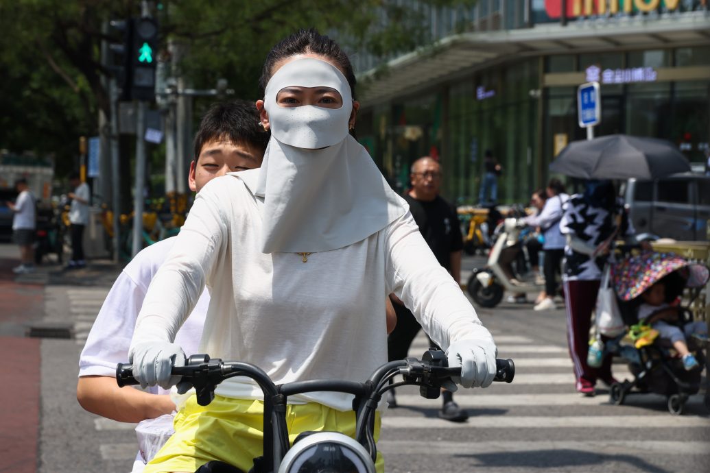  京津冀多地高温破40℃   南方发布暴雨蓝色预警   
