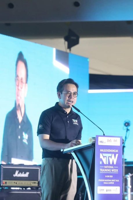 人资部联手教育部推AI课程　助39万教师掌握数位教学技能