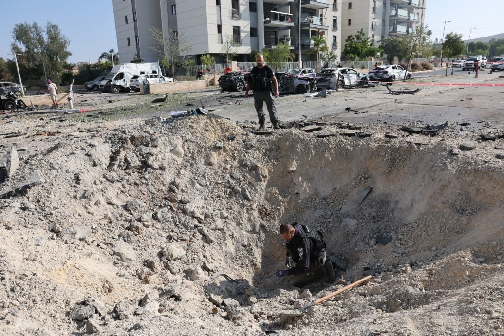 以色列南部拦截伊朗导弹 微软办公室险火患