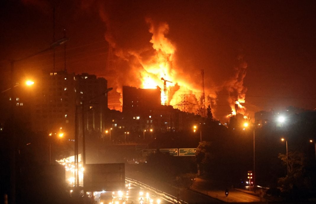 以色列袭伊朗国防部 德黑兰发动导弹袭击