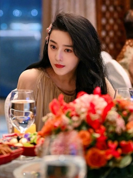 任“旅游年亲善大使”游客激增 范冰冰获甲首长表彰