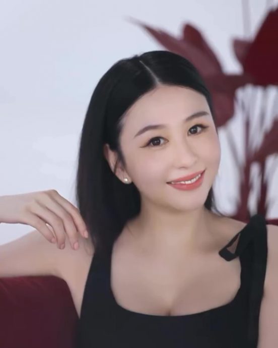 任晴佳沈月合体拍片　最美星二代威力加倍