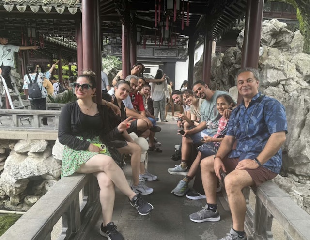 伊朗旅行团游中期间获悉以伊战争　上海导游：带过最伤心的团