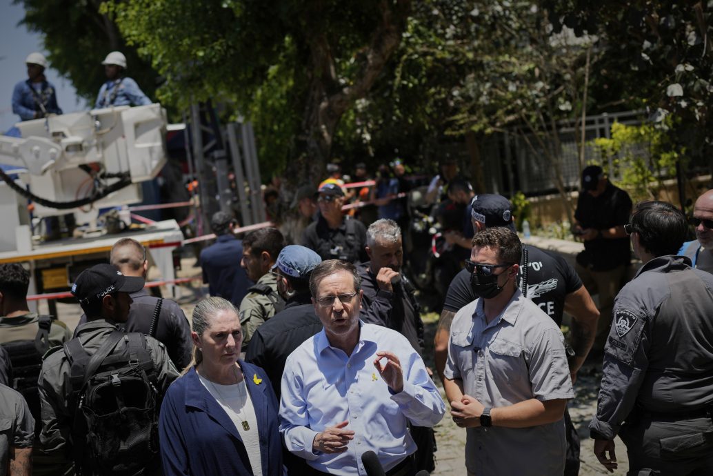 伊朗革命卫队警告美国 “等着令其后悔的回应”