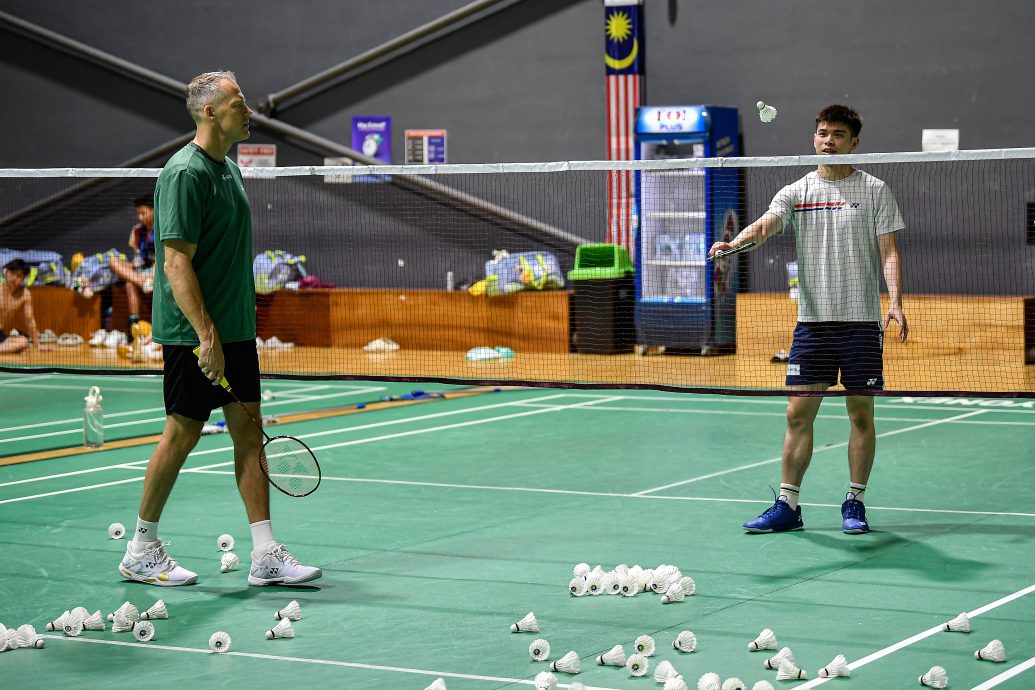 佐纳森邀世界名将来马训练  “盼国羽单打从中受益”