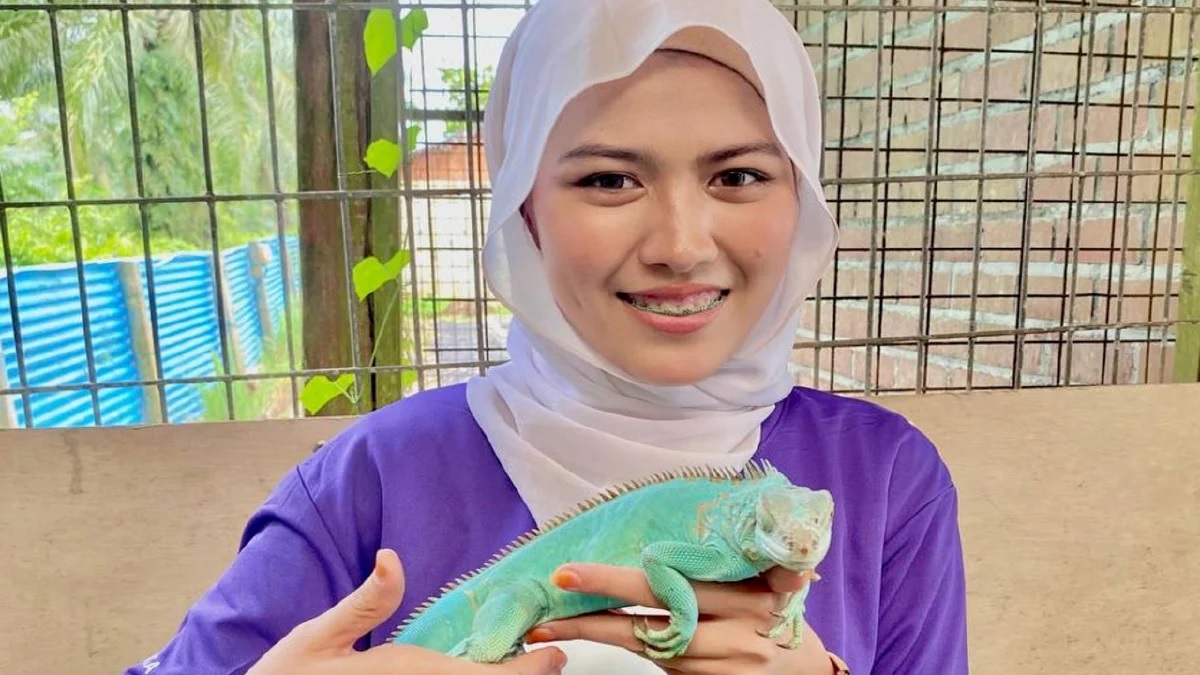 供星洲网：模特儿比赛夺亚军 25岁美女竟是兽医助理