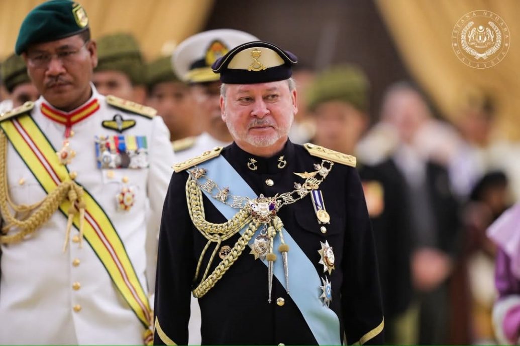 元首:不能任由政治人物摆布