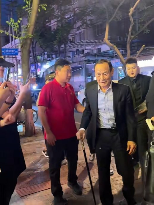 先后中风罹肺癌脑癌 陈惠敏病愈亲报平安