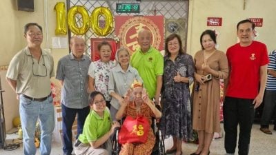 銮老人院携手善心人   为百岁人瑞温馨庆生