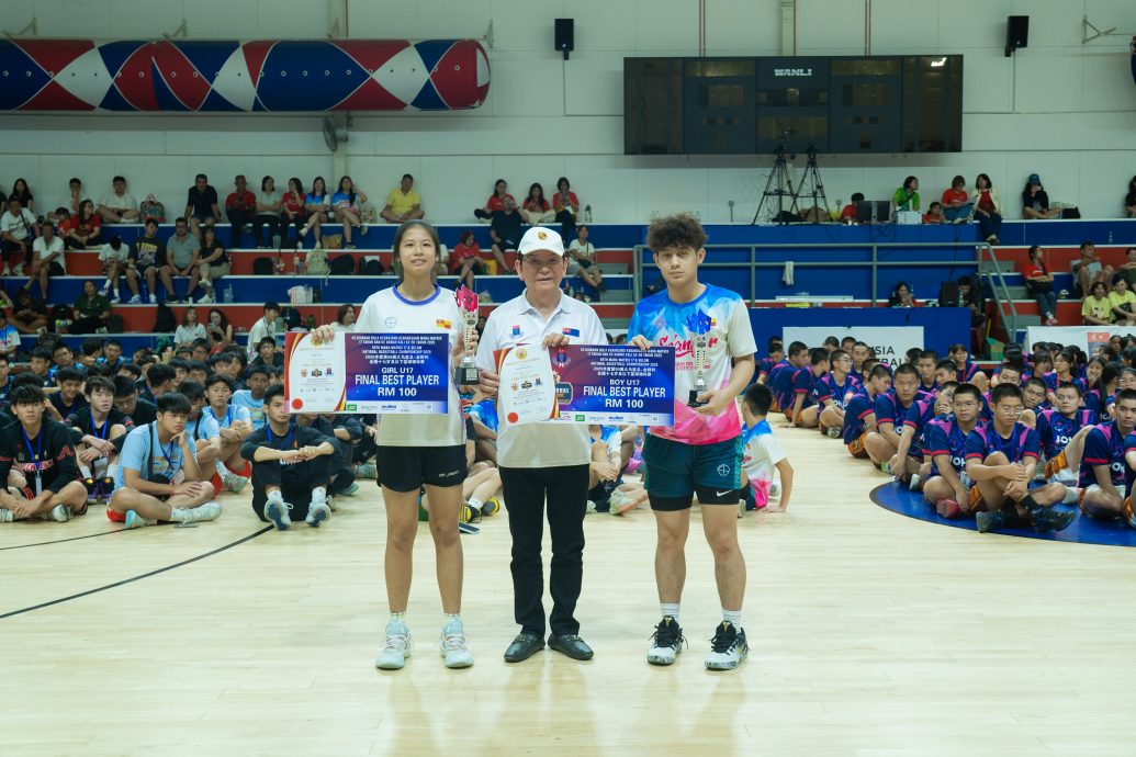 全国17岁及以下篮球赛  雪横扫7座个人奖项成大赢家