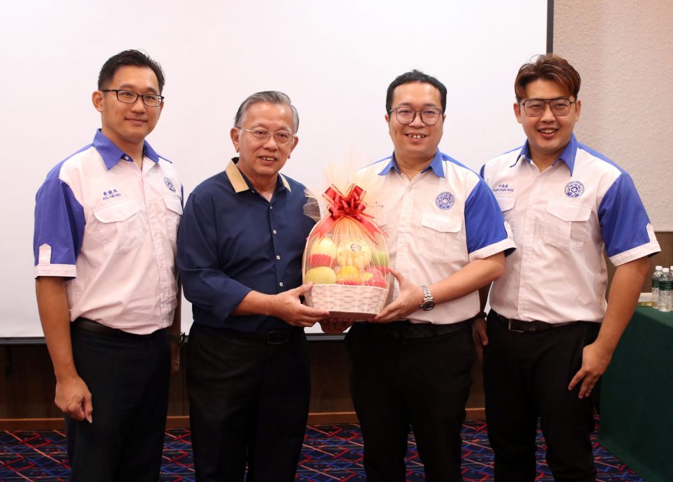 全国版/颜丕永:人民有权利拉下台,请国家领导人别换了职位就换脑袋