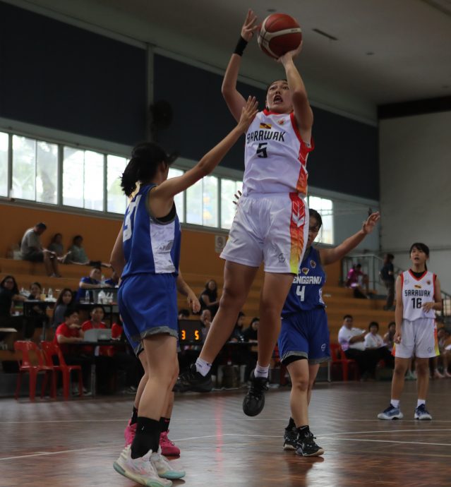 全国U17篮球赛|净胜纳闽99分  雪男连2场破百分擒敌