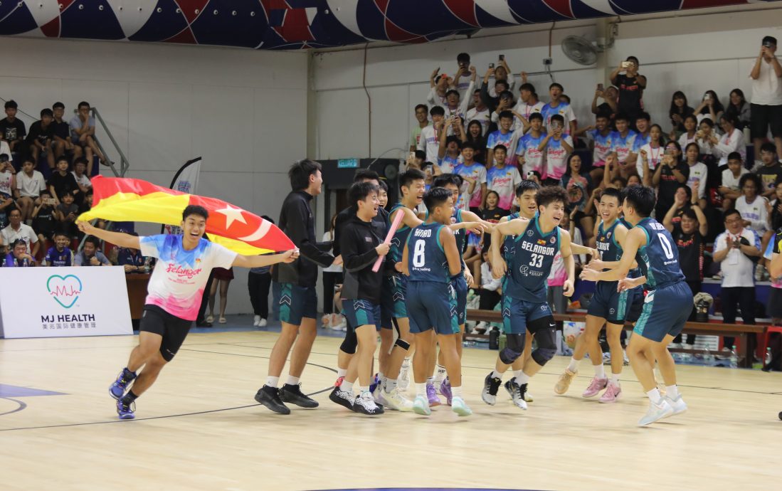 全国U17篮球赛|成改制后包揽男女冠军第一队  雪兄妹缔造历史