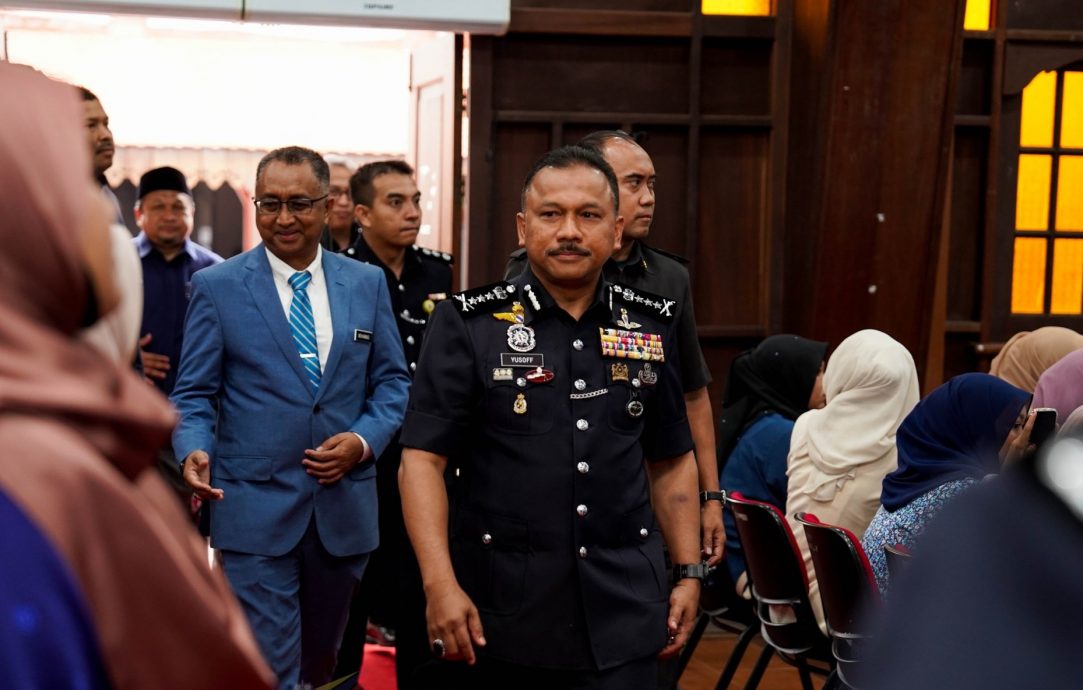 全(已签):丹总警长揭露，州内一所宗教学校的9岁男童遭12岁学长鸡奸。