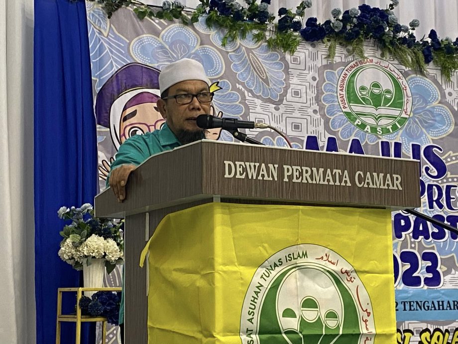 全:(已签发)许多反伊党的人士,只要一听到“伊党领导彭亨州” (Pas Teraju Pahang)的口号,就彷佛被魔鬼附身和火气上升,并发表了各种侮辱和贬损的评论。