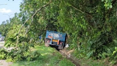 拖格羅裡失控撞迎面轎車 釀2死2傷