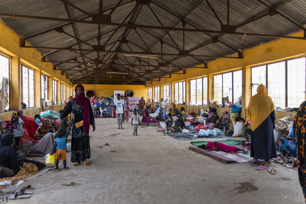 内战两年半数人口陷饥荒　苏丹人民吃野草啃煤炭止饥