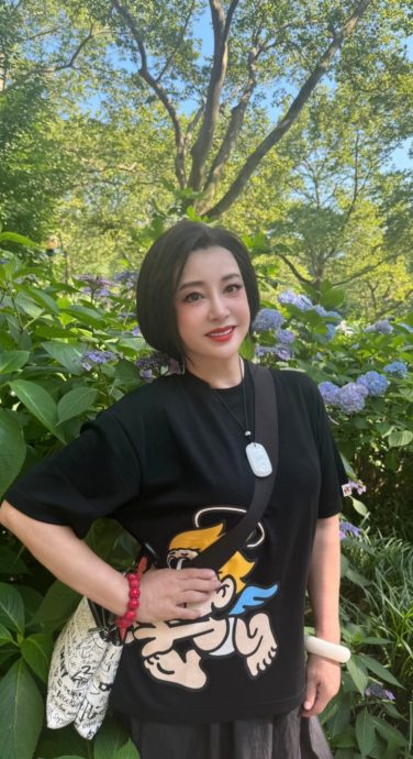 再遭瞎传乌龙死讯 刘晓庆辟谣：我又死了一回吗