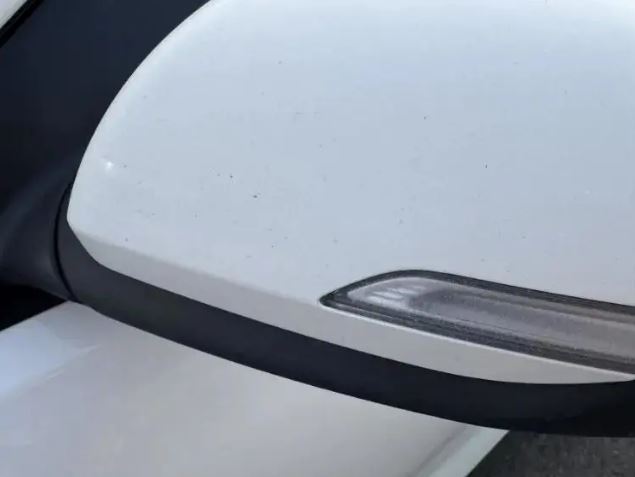 冰岛自驾游车被风沙磨损 中国游客买全保仍遭索赔8万