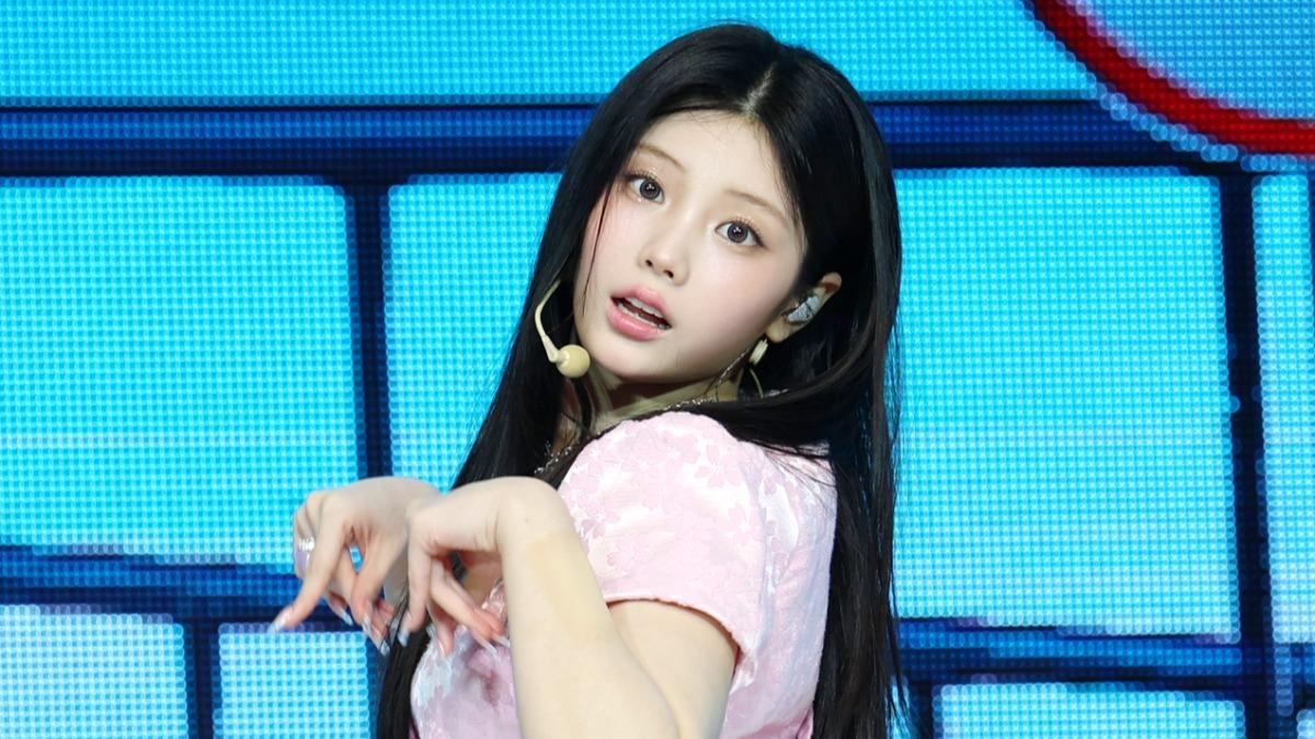 凯蒂佩莉演唱会打飞粉丝礼物!举麦喊“No Labubu”