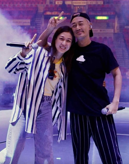 分享“回加”看儿女照片 锺嘉欣自嘲在家零个人空间