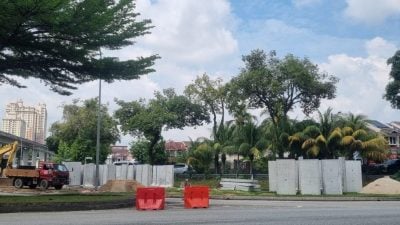 分阶段封路提升排水系统  梳邦市厅促驾驶者用替代路线