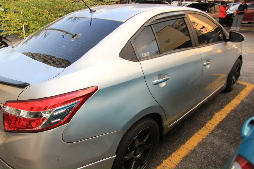 刻意刮花表兄弟轿车·警逮捕一男子助查