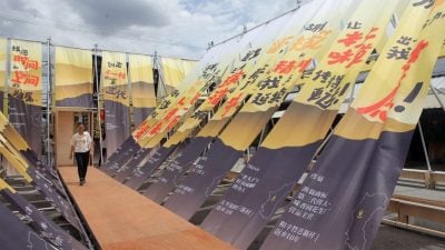 剥江鱼仔服装秀打酱油找坏蛋 霹雳新村·家·节6区8展馆好玩
