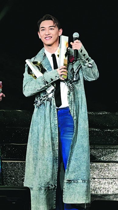 十大中文金曲|蝉联最优秀流行女歌手大奖 李幸倪出道14年实现大满贯