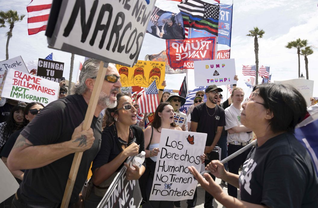 华盛顿盛大阅兵仪式 特朗普79岁生日圆梦