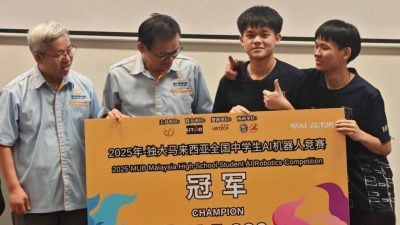南华独中学生　夺人工智能机器人竞赛全国冠军