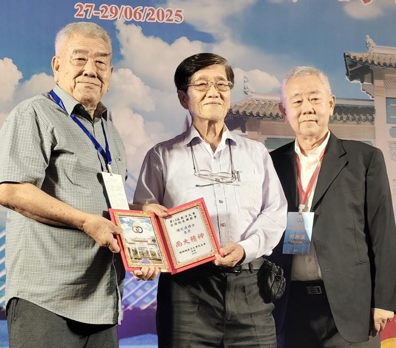 南大全球校友齐聚“南大之夜”,砂校友会明年轮办校友联欢会