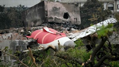 印度客机坠毁｜幸存者拜托媒体找胞兄 医生：他当时神智不清