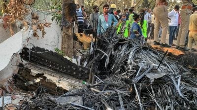印度客机坠毁增至279死 续搜寻第2个黑盒子