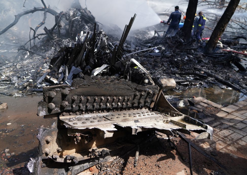 印航坠机| 专家揭坠毁前影像襟翼起落架异状